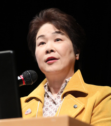 吉村美栄子氏