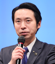 佐藤氏